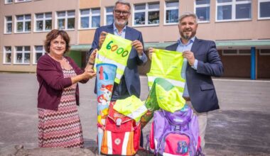 Beteiligte der Aktion mit Warnwesten