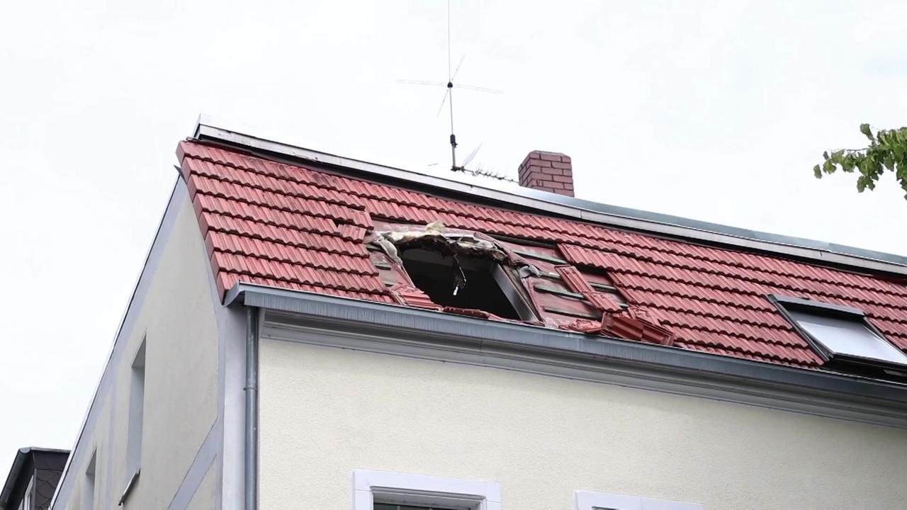 Nordrhein-Westfalen: Bochum: Explosion in Mehrfamilienhaus