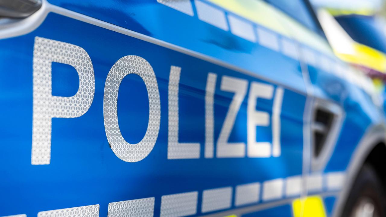 Nordrhein-Westfalen: Drogenverdacht: Autofahrer verursacht schweren Unfall in Köln