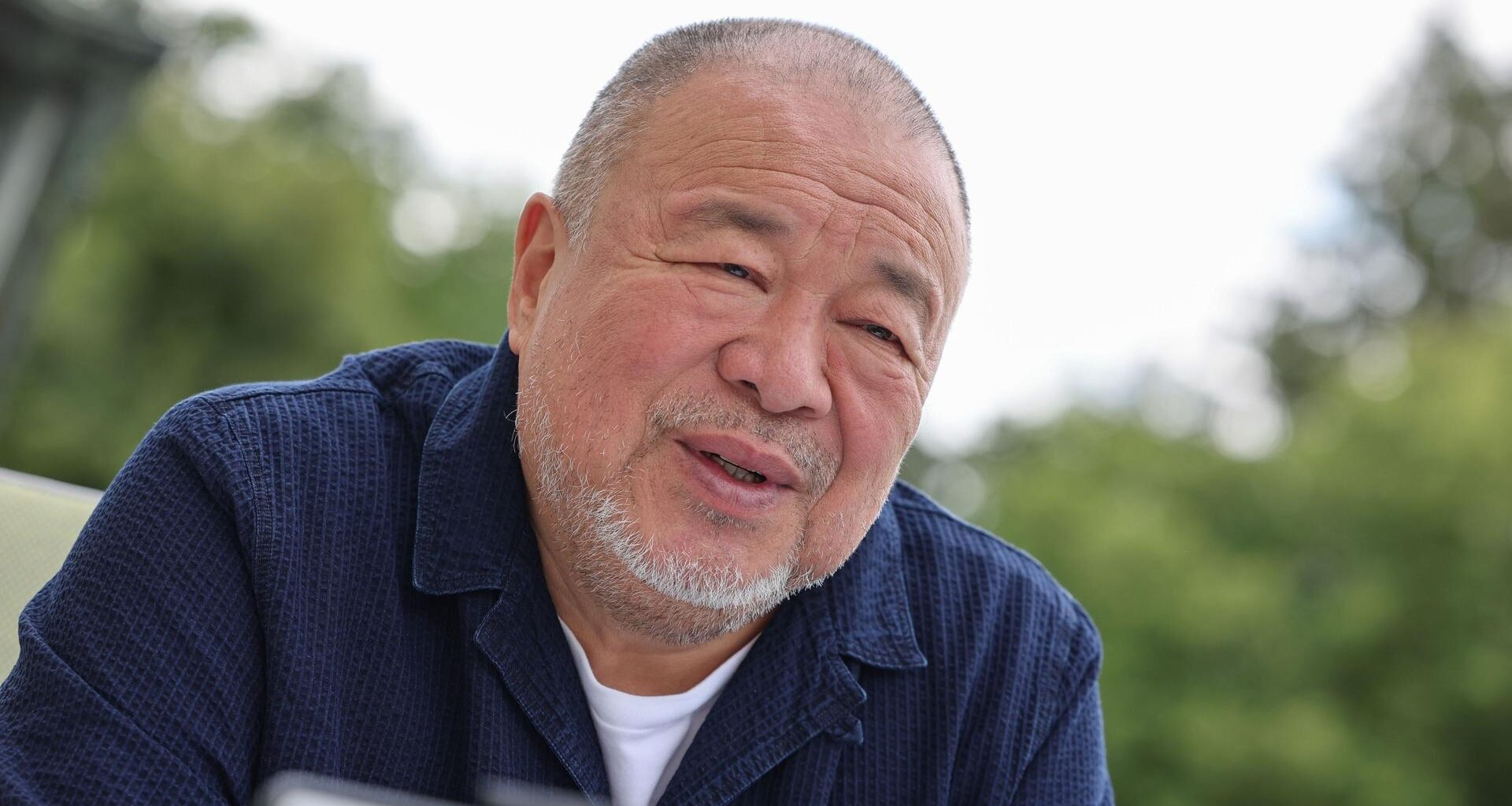 Archivbild: Der chinesische Künstler und Menschenrechtler Ai Weiwei bei einem Fototermin