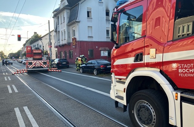 FW-BO: Feuer mit gemeldetem Menschenleben in Gefahr in Bochum Höntrop