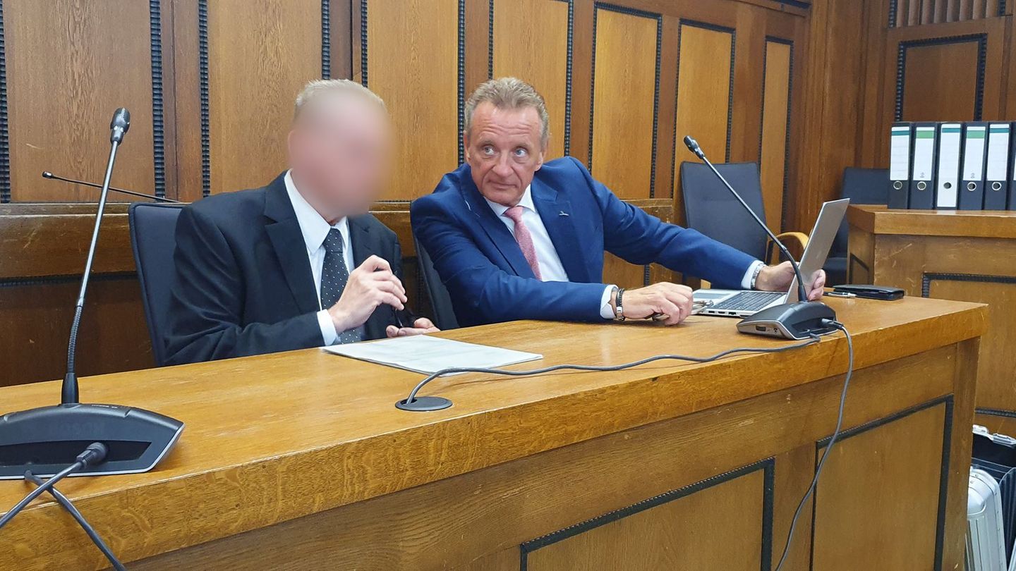 Ein früherer FDP-Politiker aus Viersen steht in Mönchengladbach wegen Steuerhinterziehung vor Gericht. Foto: Martin Höke/dpa