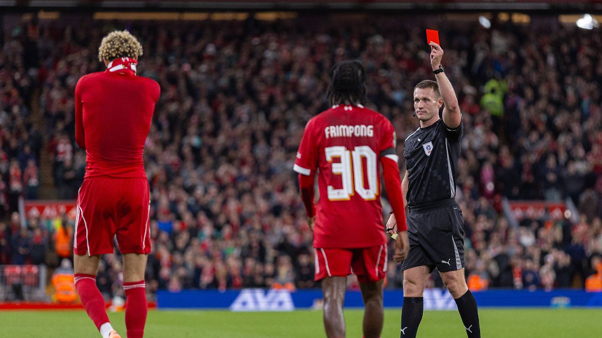 Hugo Ekitiké rettet FC Liverpool gegen FC Southampton und kassiert dümmsten Platzverweis