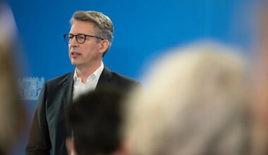 Staatsgemäldesammlung: Bayern gibt vier NS-Raubkunst-Werke zurück - Bayern