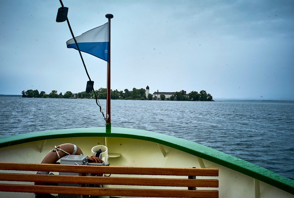 Schöner Ausflug auf dem Chiemsee: Von Gstaad aus mit dem Schiff zur Fraueninsel schippern..