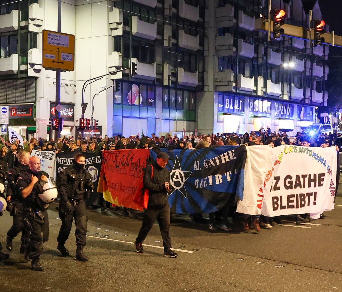 Friedliches Protest-Wochenende für AZ-Erhalt - Radio Wuppertal