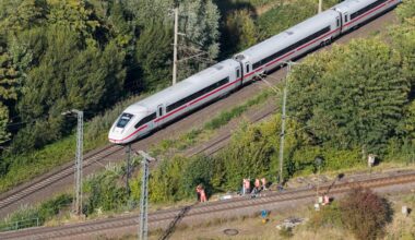 Feuer an wichtiger Bahnstrecke war Brandstiftung – Staatsschutz ermittelt | Regional