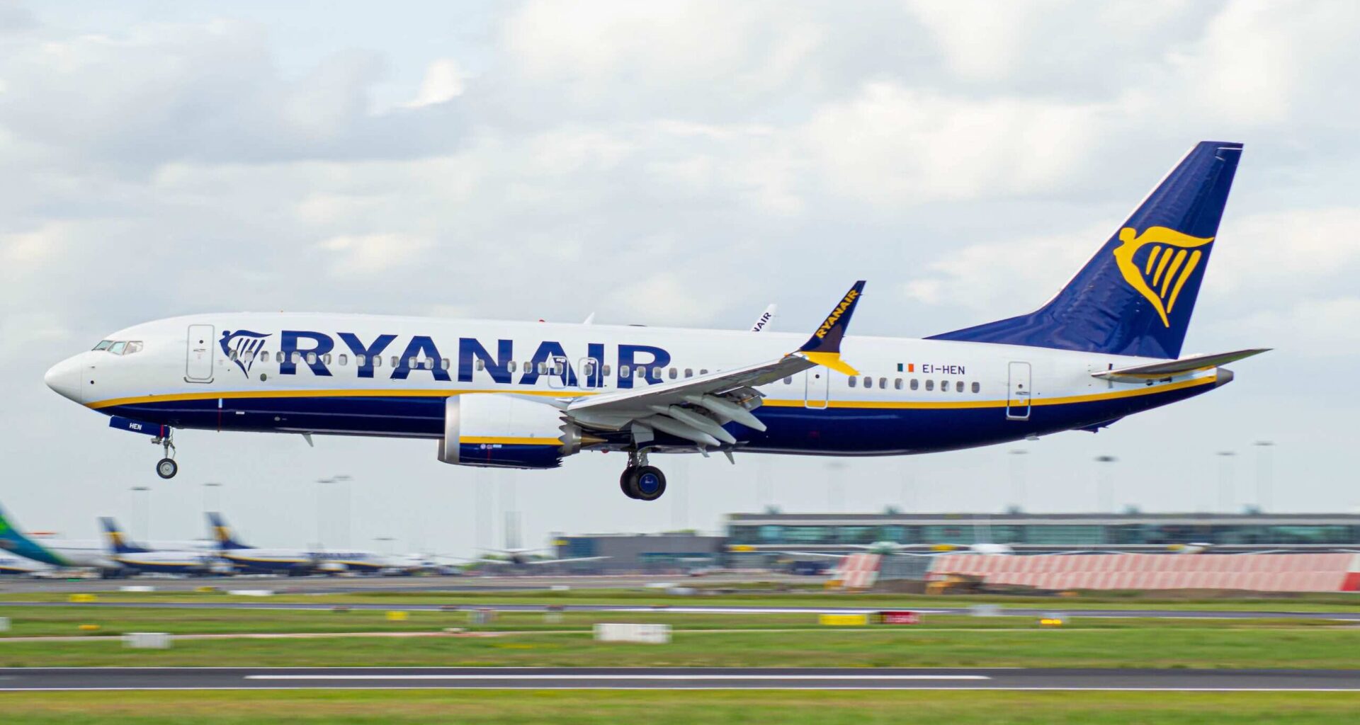 RYANAIR FORDERT EU-PRÄSIDENTIN VON „DERLAYED-AGAIN“ AUF, ÜBERFLÜGE ZU SCHÜTZEN ODER ZURÜCKZUTRETEN! – Ryanair's Corporate Website