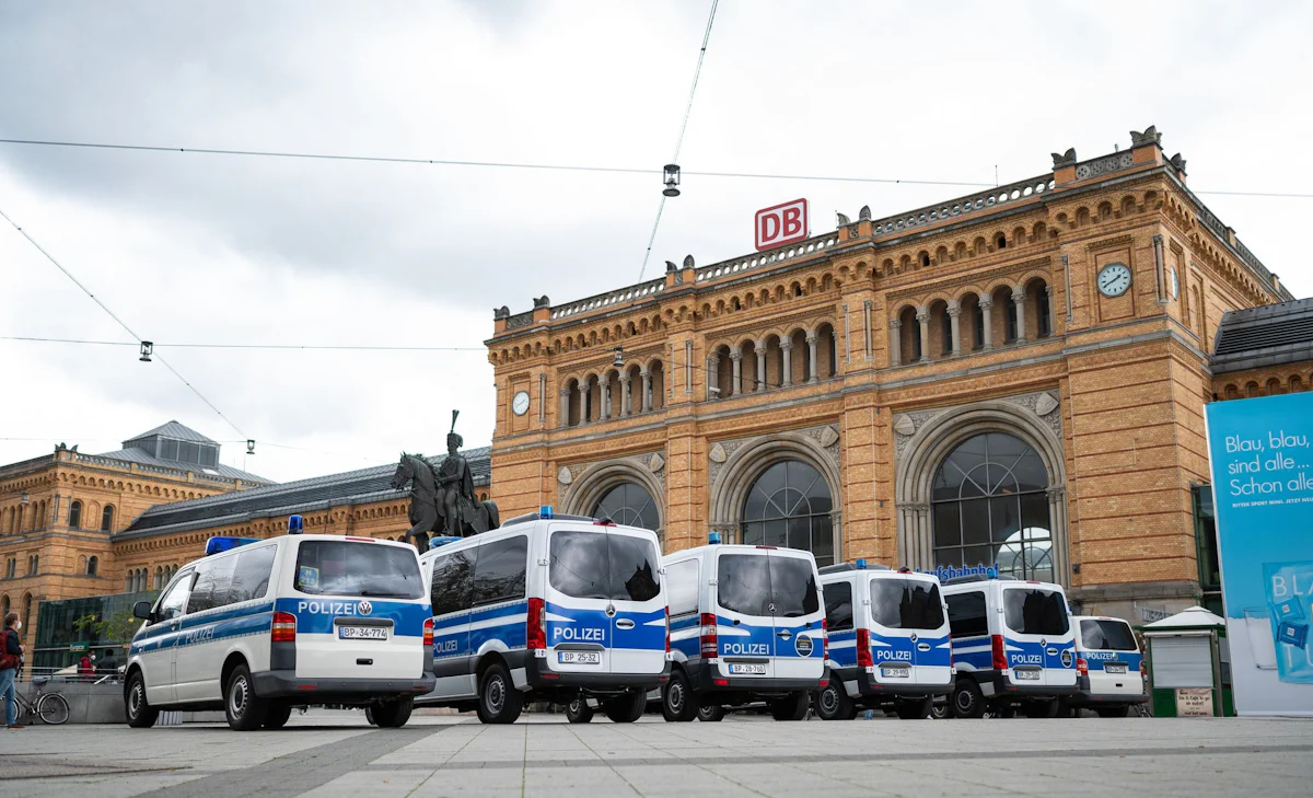 Hannover - Bundespolizei: „Messer gehören nicht in den Hauptbahnhof“ - Panorama