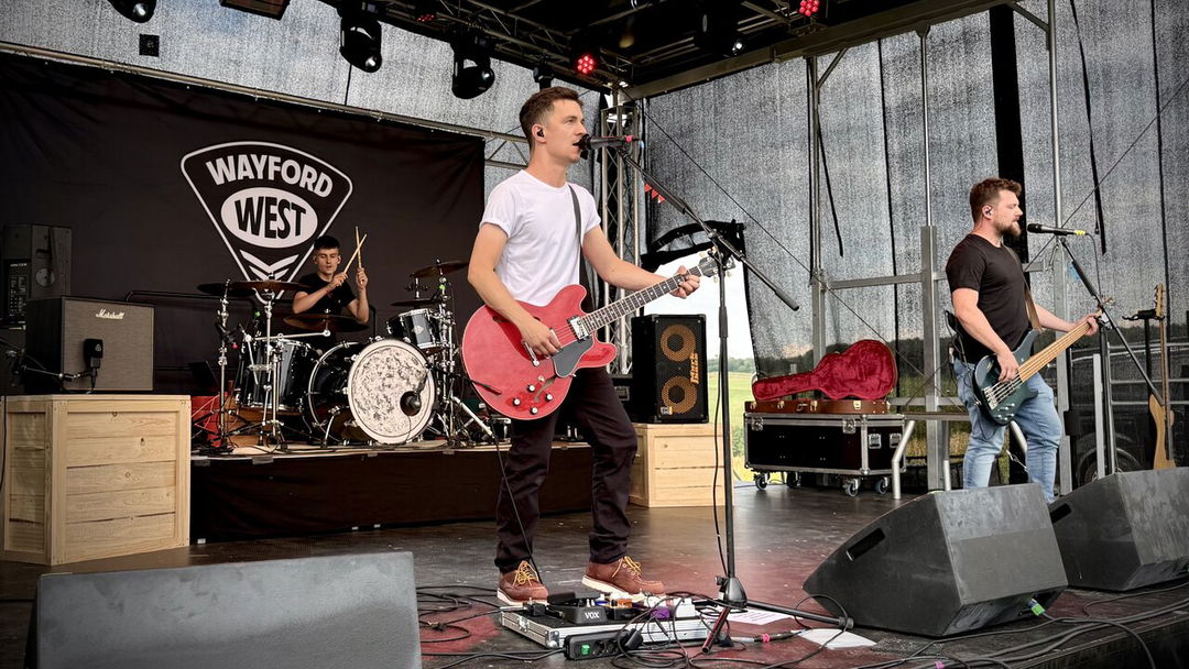Was steckt hinter der Band "Wayford West"?
