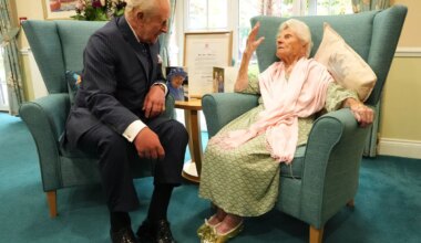 Großbritannien - König Charles trifft älteste Person der Welt - Panorama