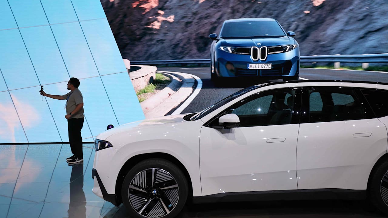 US-Medien staunen: BMW und Mercedes beeindrucken auf der IAA | Politik