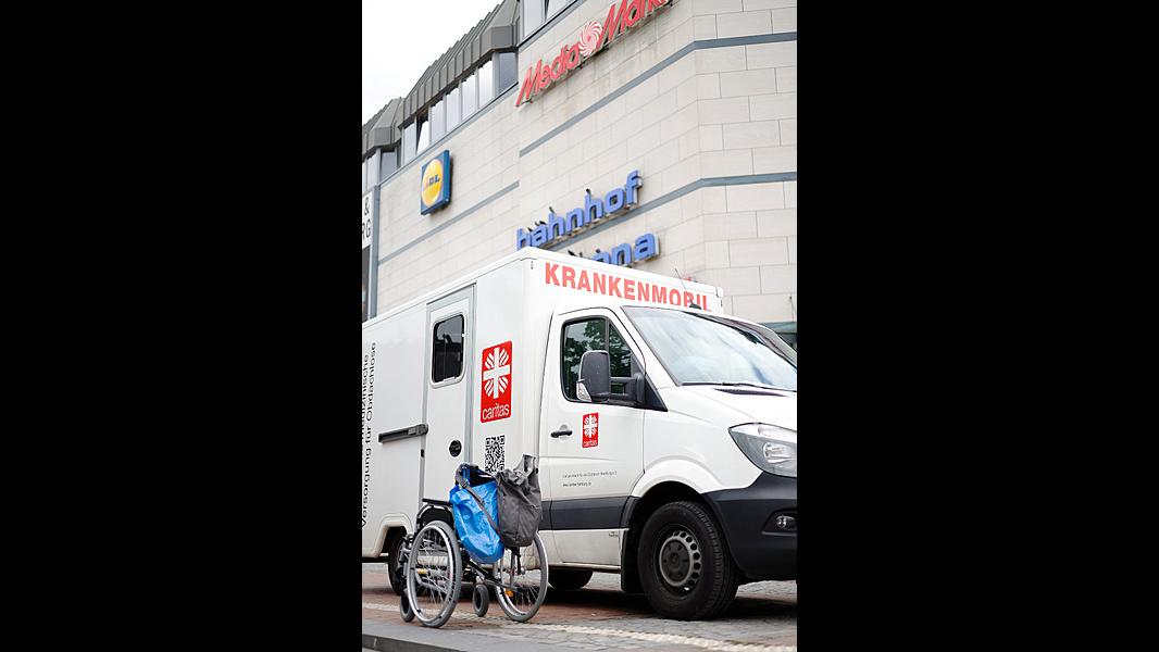 Das Krankenmobil der Caritas bietet seit zwei Jahrzehnten medizinische Hilfe für wohnungslose Menschen in Hamburg