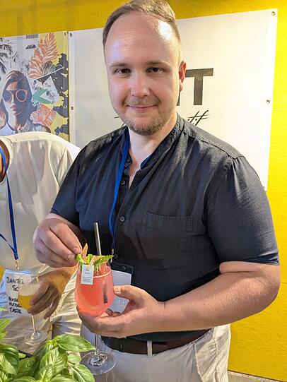 Maximilian Henkel mit dem "Pink Spritz".