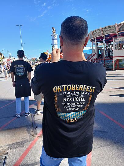 Auf den Ernstfall sind diese Wiesnbesucher aus Italien vorbereitet. Auf den Ernstfall sind diese Wiesnbesucher aus Italien vorbereitet.