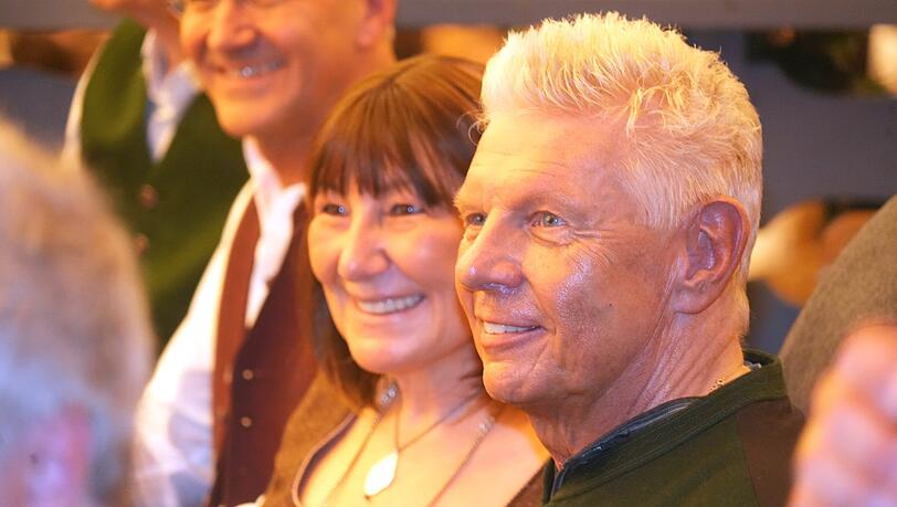 OB Dieter Reiter und seine Frau Petra (l.) nach dem Anstich im Schottenhamel-Zelt. OB Dieter Reiter und seine Frau Petra (l.) nach dem Anstich im Schottenhamel-Zelt.