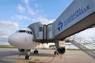 Warum es keine Billigflüge mehr von Leipzig oder Dresden gibt - Urlauber sauer - Der Flughafen Leipzig-Halle.