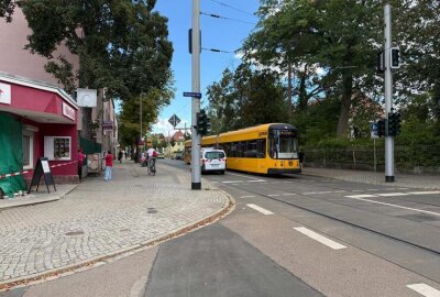 PKW erfasst Kind in Dresden: 10-jähriger Junge wird schwer verletzt - PKW erfasst Kind in Dresden.