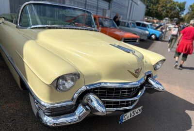 Fotogalerie Oldtimer- und Traktorentreffen Altmittweida: Motoren, Menschen, Magie - Große Bildergalerie vom Traktoren- und Oldtimertreffen in Altmittweida.