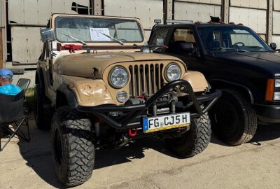 Fotogalerie Oldtimer- und Traktorentreffen Altmittweida: Motoren, Menschen, Magie - Große Bildergalerie vom Traktoren- und Oldtimertreffen in Altmittweida.