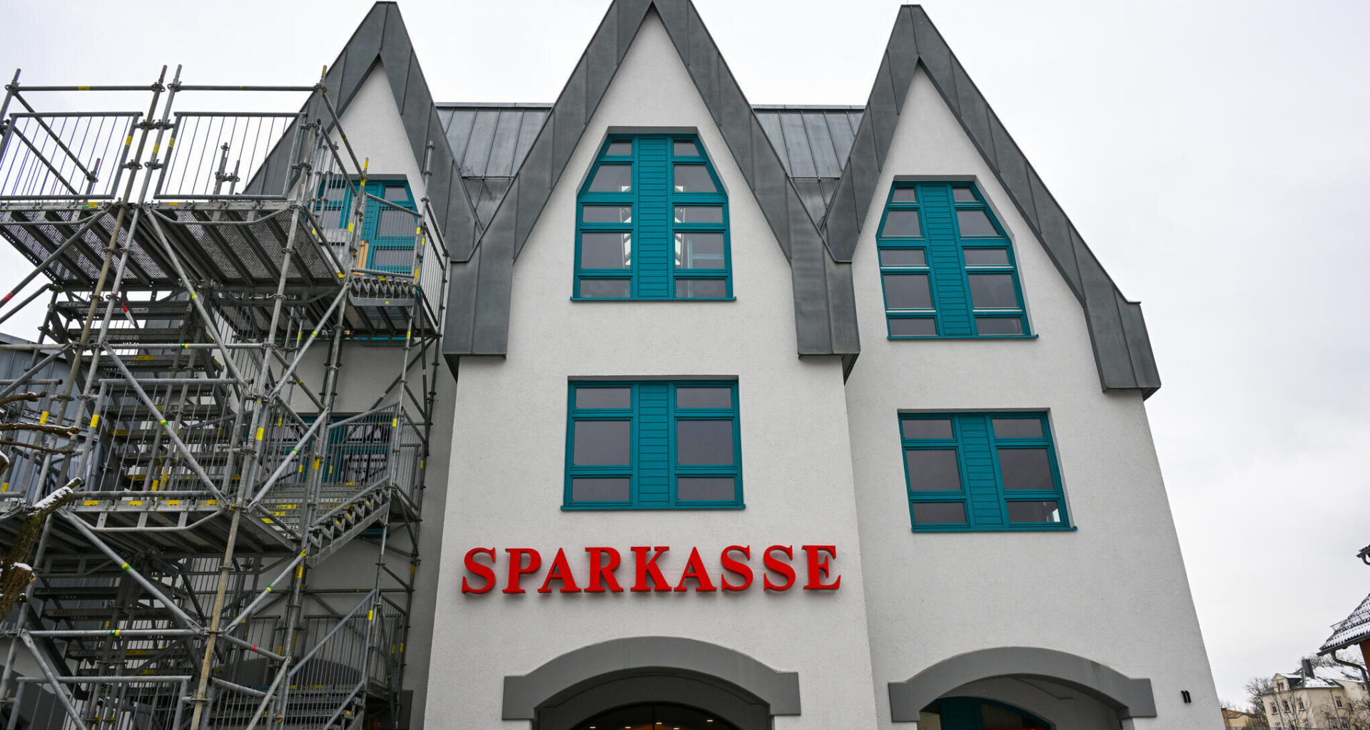 Sparkassenfiliale in Limbach-Oberfrohna nach Umbau wieder voll in Betrieb