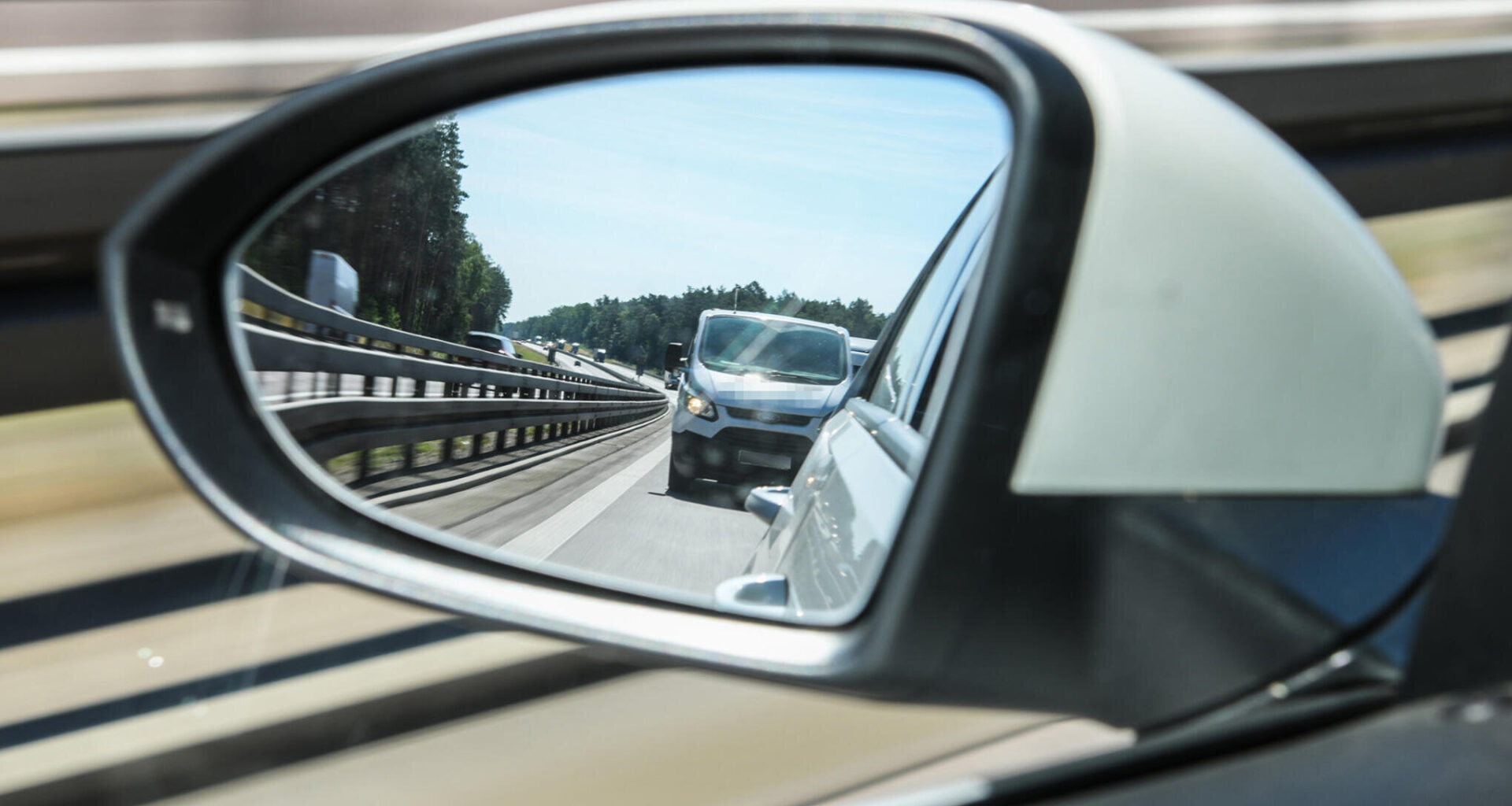 Autofahrer auf der A 72 ausgebremst und mit Blaulicht verwirrt: Chemnitzer vor Gericht