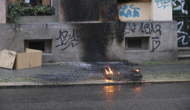 Unbekannte setzen Matratze in Brand