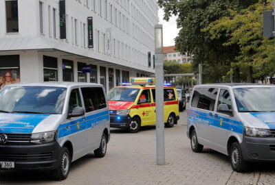 Streit in Chemnitzer City eskaliert: Mann mit Messer verletzt - Täter flüchtig - Am Dienstag wurden Rettungskräfte und Polizei gegen 13.30 Uhr in Chemnitz zur Straße Am Wall gerufen