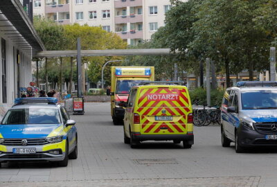 Streit in Chemnitzer City eskaliert: Mann mit Messer verletzt - Täter flüchtig - Am Dienstag wurden Rettungskräfte und Polizei gegen 13.30 Uhr in Chemnitz zur Straße Am Wall gerufen.