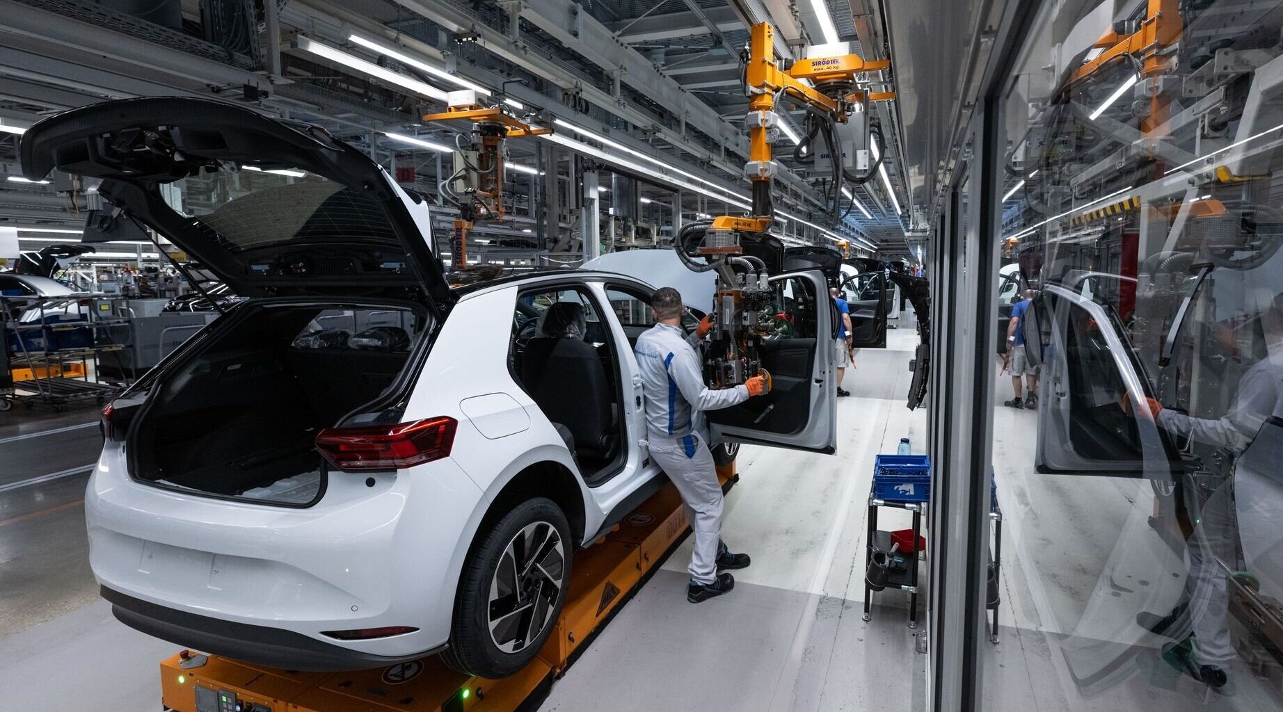 Debatte um E-Auto-Ausbau – Sorge um Standorte im Osten