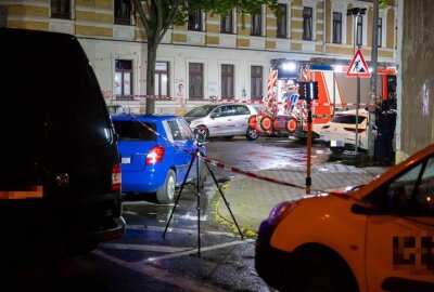 Brutale Auseinandersetzung in Leipzig: Drei Verletzte nach Familienstreit - Nachdem ein Familienstreit eskalierte, wurden mehrere Personen medizinisch behandelt. 