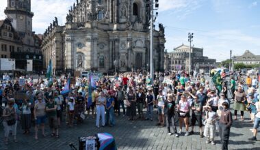 Hunderte demonstrieren in Dresden für Energiewende