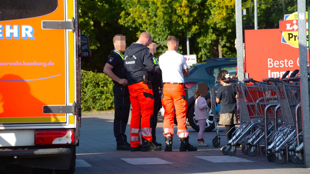 Hamburg: Mutter lässt Kind (2) in heißem Auto zurück | Regional