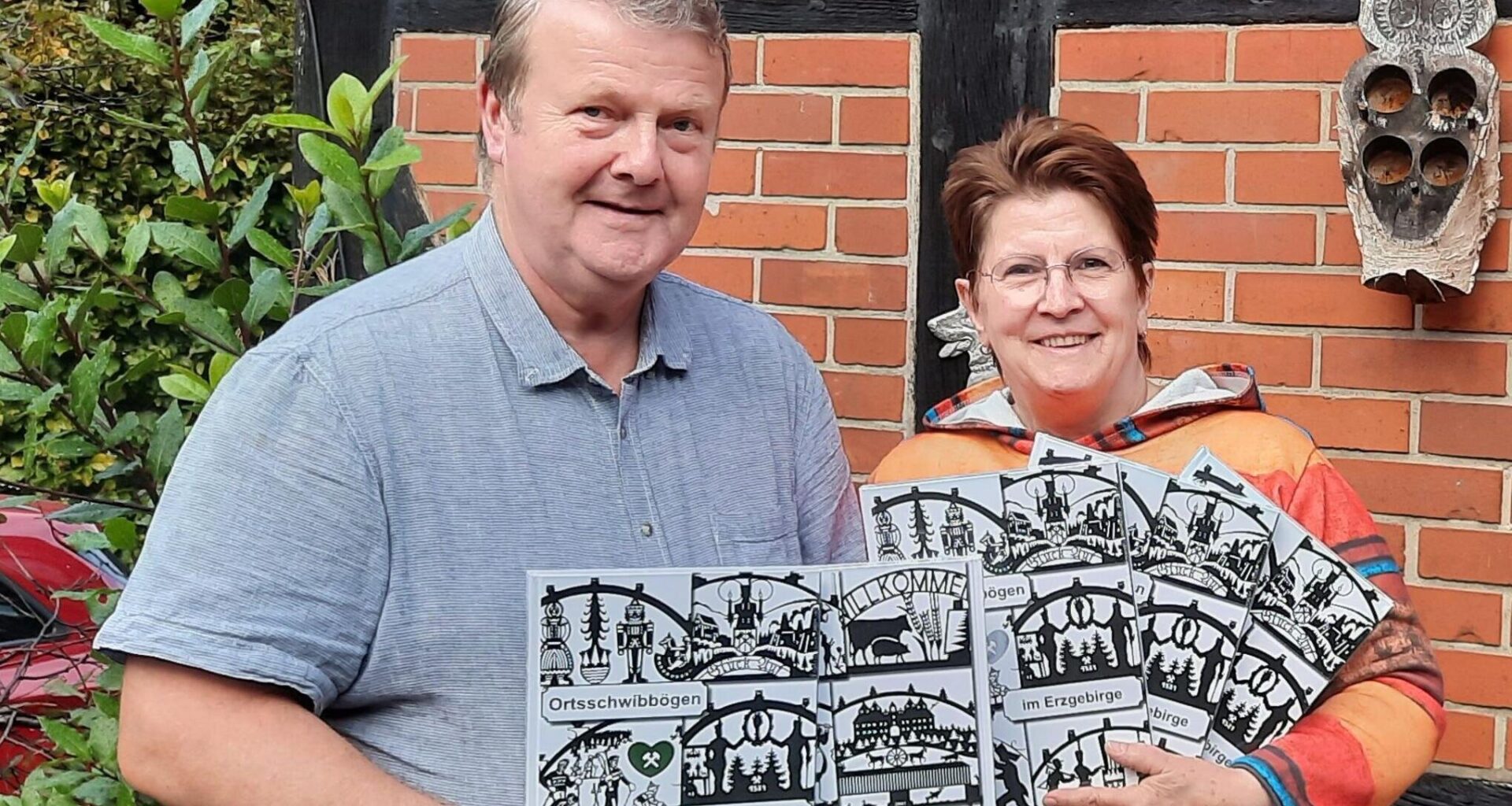 Norddeutsche Schwibbogenbauer starten wieder durch und präsentieren ihr Buch zu Schwibbögen im Erzgebirge