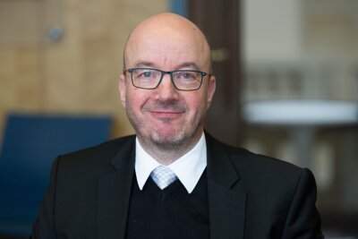 Gottesdienst würdigt Handwerk und seine Traditionen - Landesbischof Tobias Bilz lädt zum Handwerkergottesdienst in Chemnitz. (Archivbild)