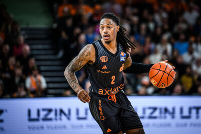NIKE SIBANDE: 14 Punkte, 5 Assists, 3 Rebounds. Das klingt nicht schlecht, der US-Amerikaner kann aber mehr. Er deutete in einigen Phasen an, welche Dynamik, welche Energie in ihm steckt. Er verlor gegen die gute Defensive der Ulmer aber irgendwie den Mut, das öfter durchzuziehen. Generell aber ein richtig starker Neuzugang. Note: 2.
