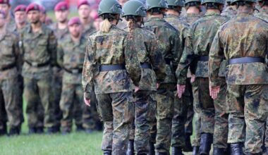 Bundeswehr Uni-Präsidentin fordert Wehrpflicht – auch für Frauen