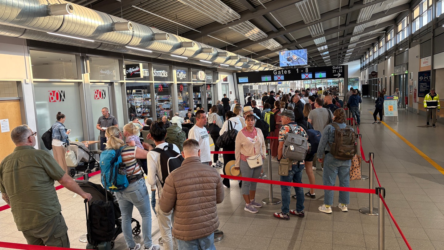 Flughafen Karlsruhe/Baden-Baden: Land investiert in Abfertigung