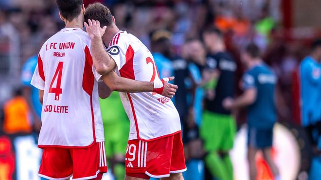 Fußball-Bundesliga:  Diogo Leite (l) und Lucas Tousart werden in der aktuellen Saison nicht mehr gemeinsam im Union-Trikot auflaufen