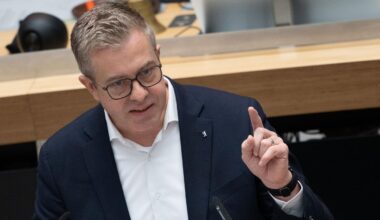 Berlin will 700 Millionen Euro Personalkosten sparen