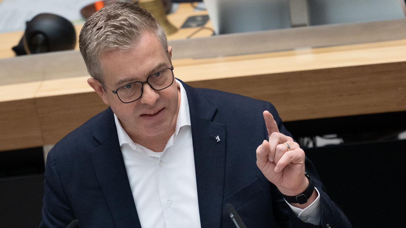 Berlin will 700 Millionen Euro Personalkosten sparen