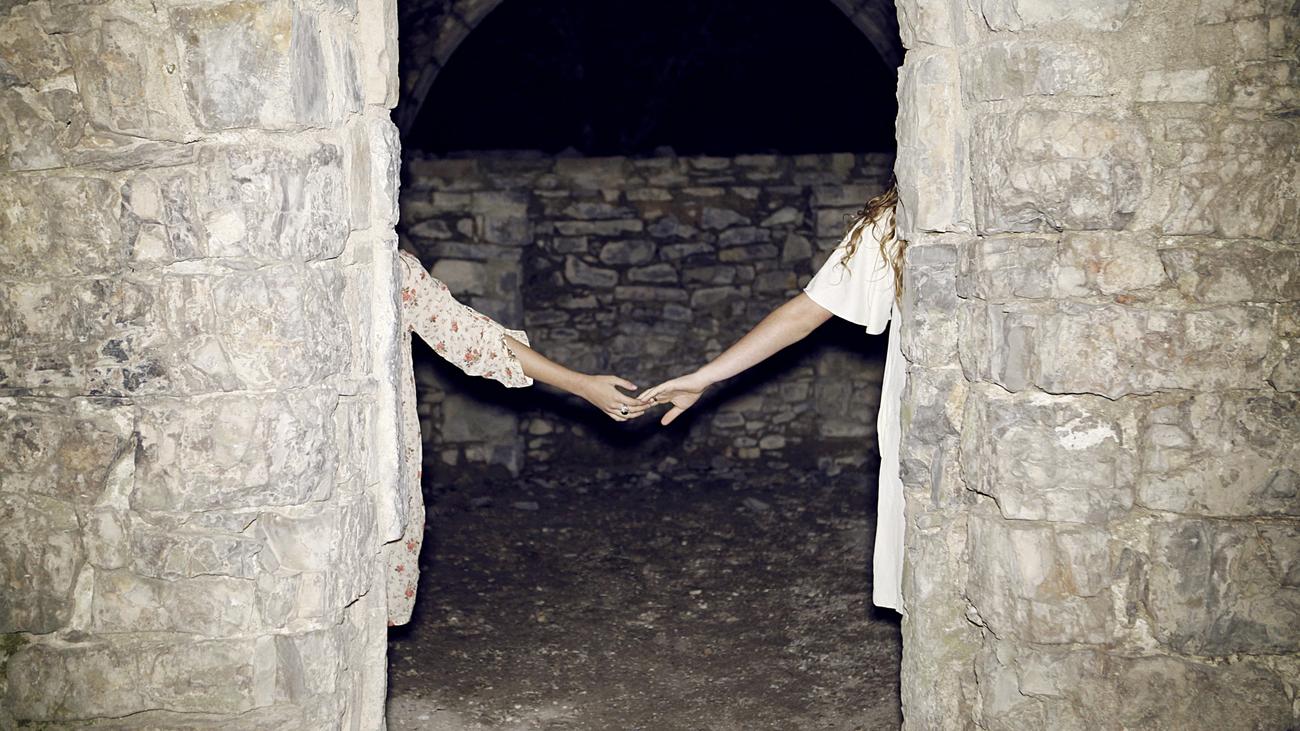 "Zwei Seiten eines Augenblicks" von Klaus Fritz: Wenn selbst der Tod nicht scheidet