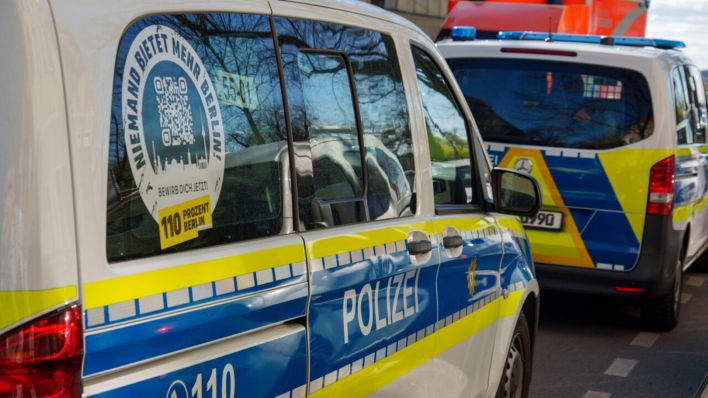 Symbolbild: Polizei, Notfall, Einsatzfahrzeuge. (Quelle: dpa/Held)