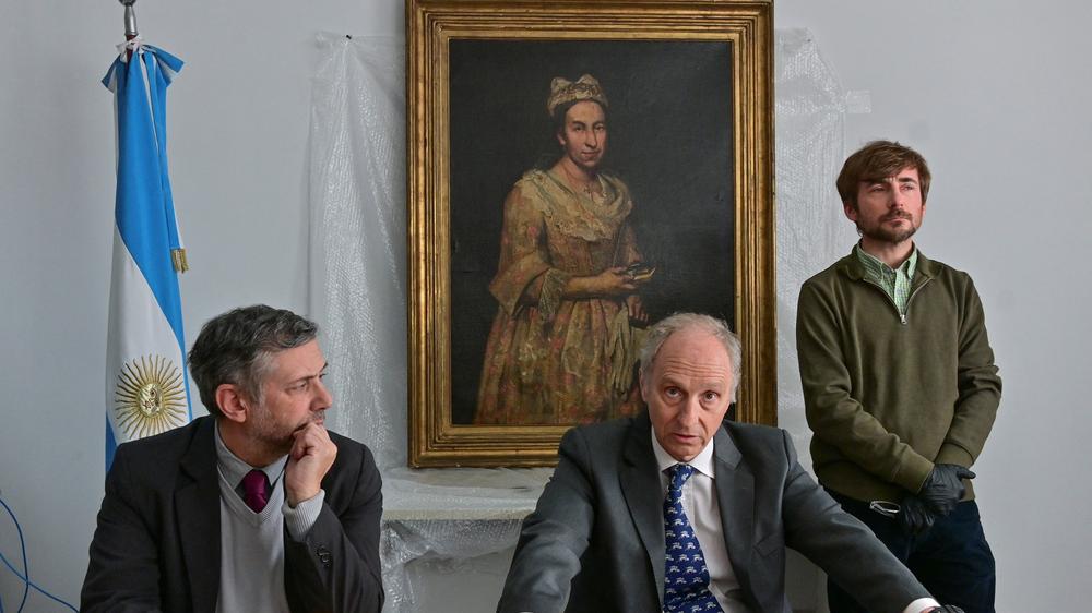Raubkunst: Die Staatsanwaltschaft präsentiert das Porträt der Contessa Colleoni in einer Pressekonferenz.