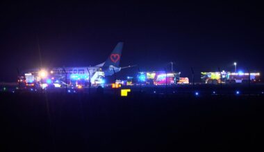 Flughafen Münster Osnabrück: Flieger rollt bei Landung über Bahn hinaus