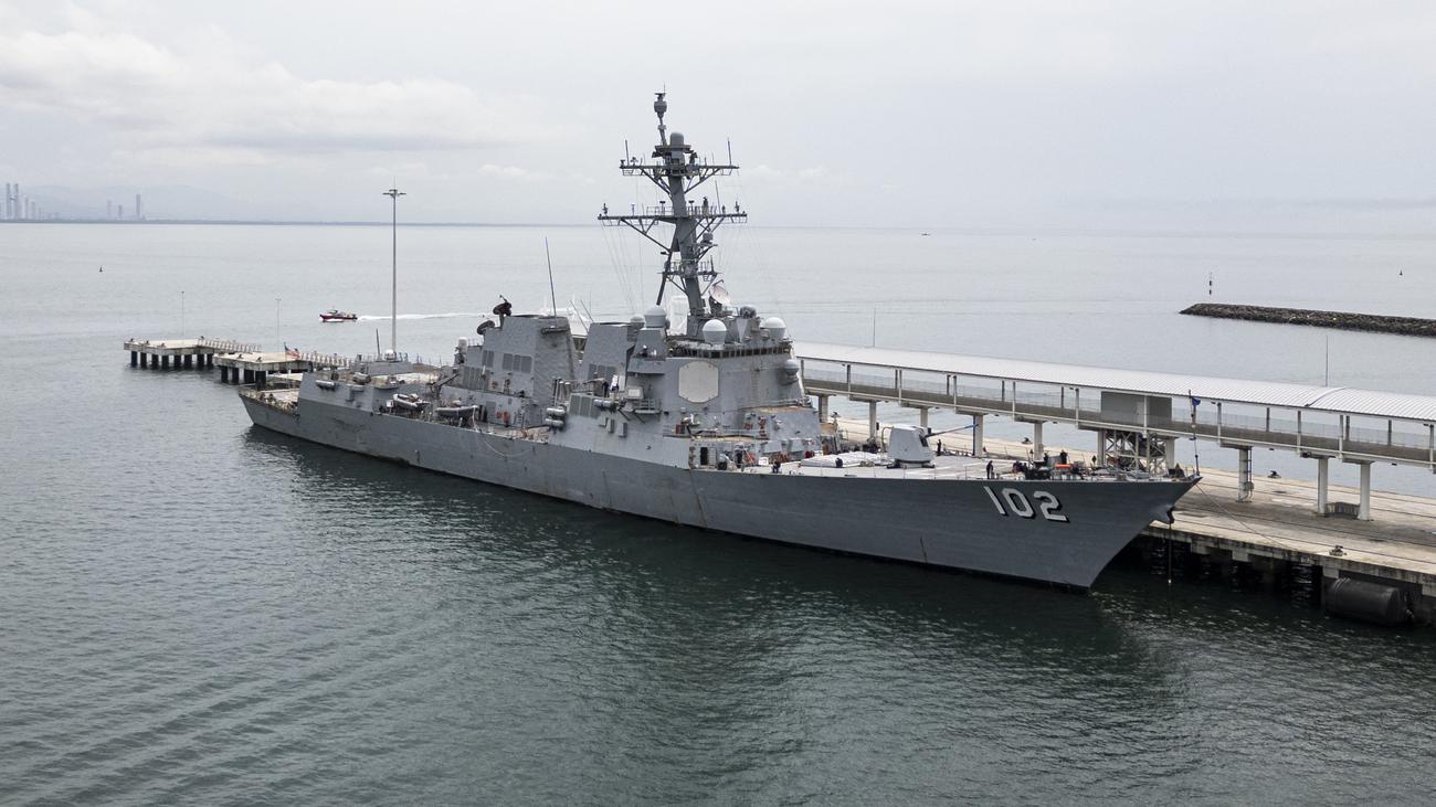 US-Angriff auf Boot: Venezolanische Militärjets fliegen über US-Marineschiff