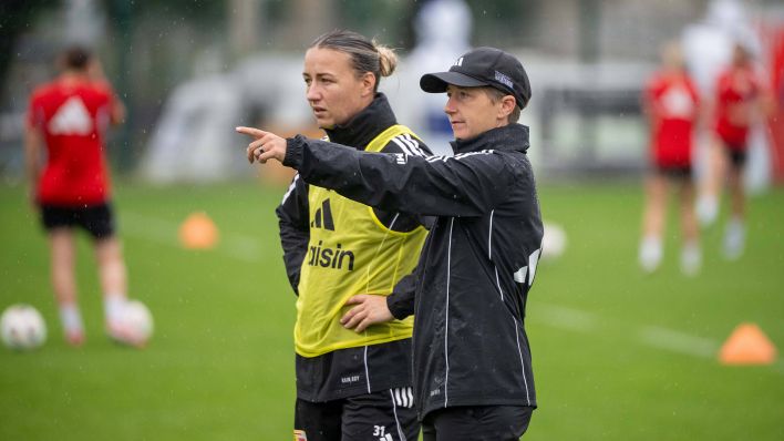 Unions Tanja Pawollek (l.) und Ailien Poese (imago images/Matthias Koch)