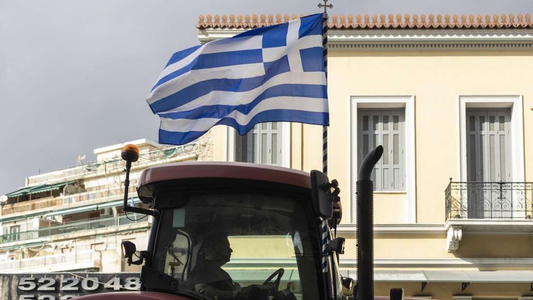 Landwirte aus ganz Griechenland treffen im Februar 2024 in Athen ein, um vor dem griechischen Parlament zu protestieren