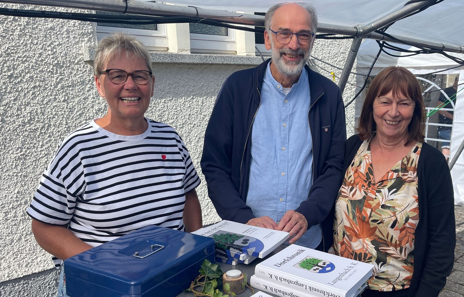 Dorffest in Langenbach begeistert mit Mundartbuch