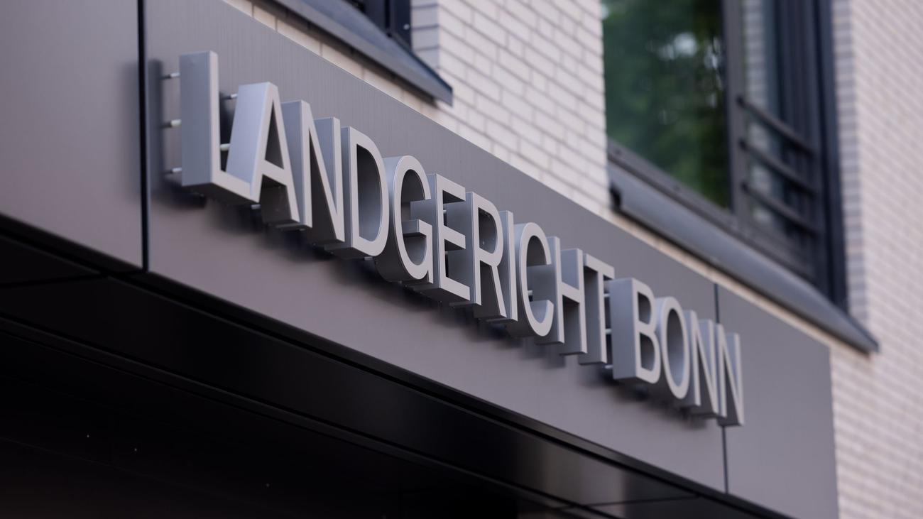 Prozesse: Teile der Ohrmuscheln abgebissen - Prozess in Bonn gestartet